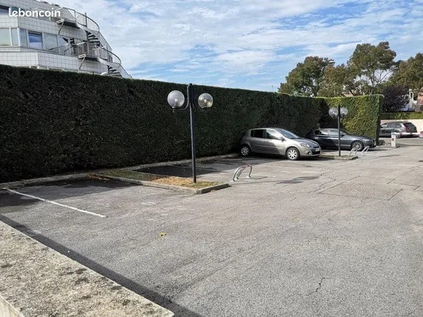 Place de parking, secteur Toison d'or
