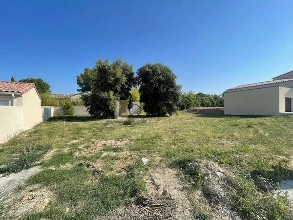 Terrain 840 m²