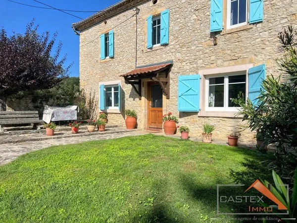 Ancienne ferme avec terrain arboré et dépendances Calme et authenticité