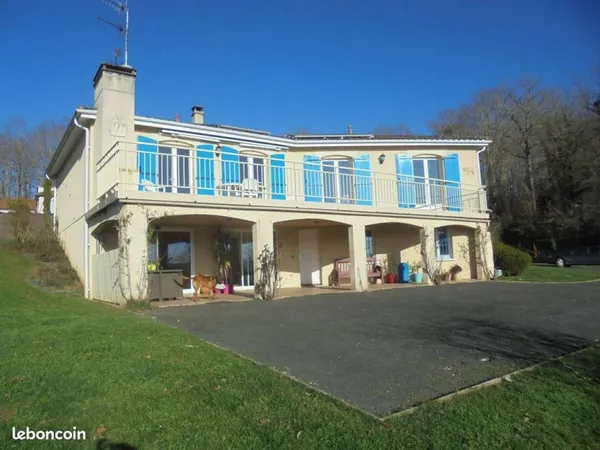 Propriété 7 pièces 130 m²