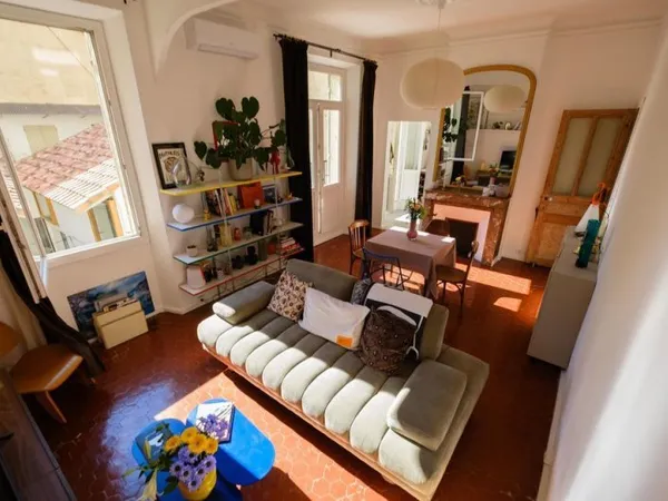 Sébastopol ? T3 traversant avec balcon ? 67 m² ? très lumin