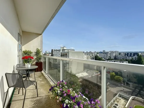 Appartement familial avec balcons et parkings