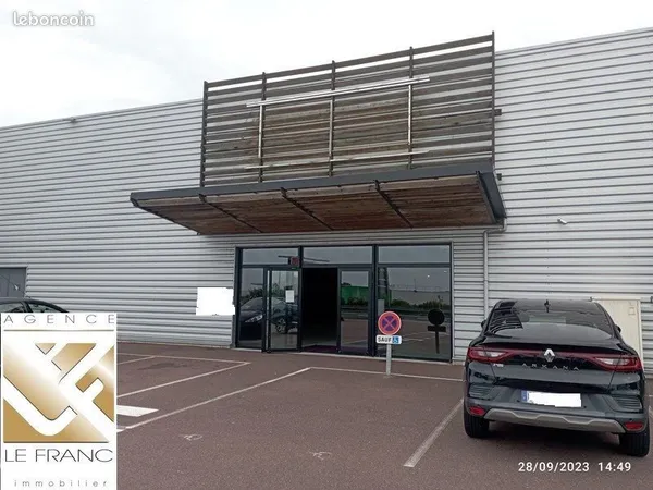 Local commercial 400 m²