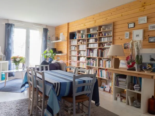 Appartement 2 pièces de 53m2 avec jardinet dans la résidence le Bois Joly.