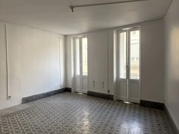 APPARTEMENT SPATIEUX TYPE 2 CENTRE VILLE CASTELNAUDARY