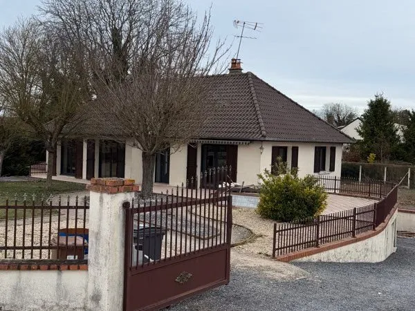 Maison familiale rénovée avec grand terrain