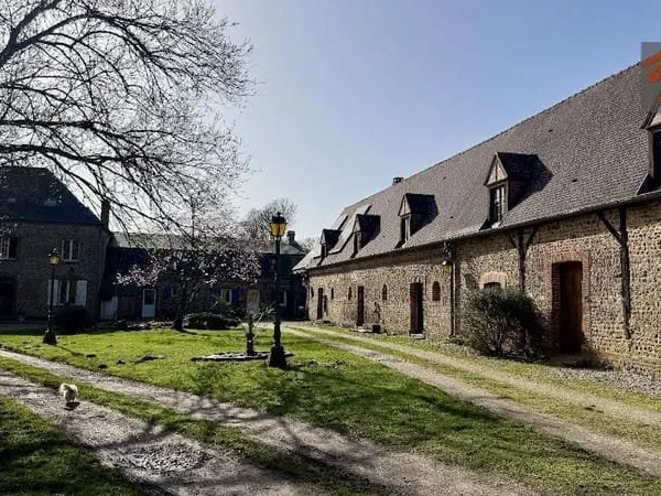 Maison 15 pièces 300 m²
