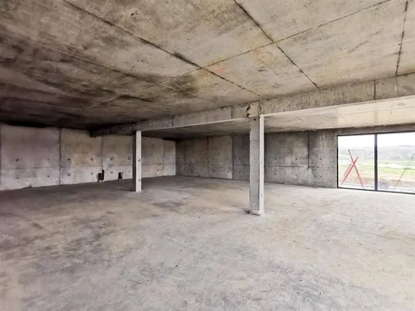Local commercial 300 m²