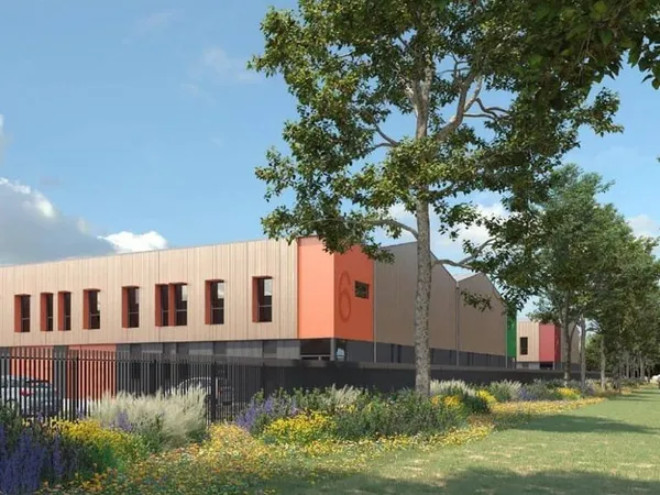 Local d'activité 2376 m²