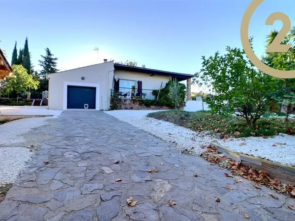 VENTE- PUGET-SUR-ARGENS - Maison 4 pièces de 117m2 sur un te