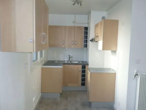 Appartement 2 pièces et parking à Rosny