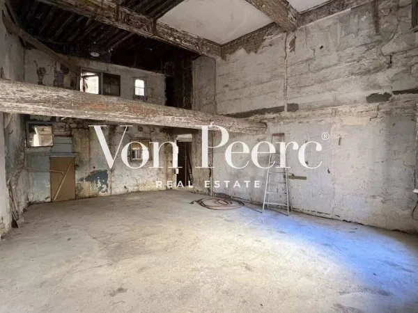 Maison 4 pièces 305 m²