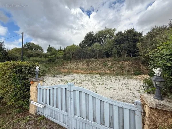 Terrain 396 m²