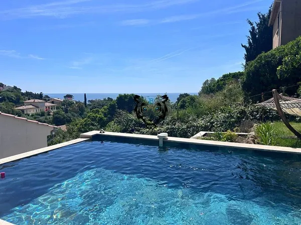 Maison avec piscine vue mer proche centre et plages - Les issambres