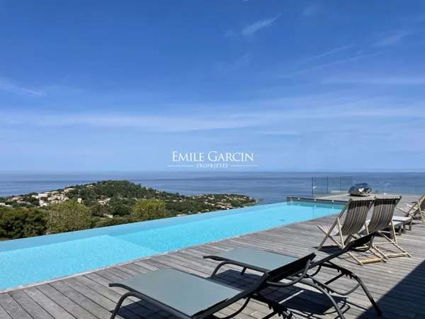 Villa contemporaine vue mer à louer à l'Ile Rousse