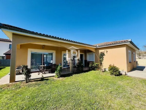 Maison de plain-pied 6 pièces 121 m²