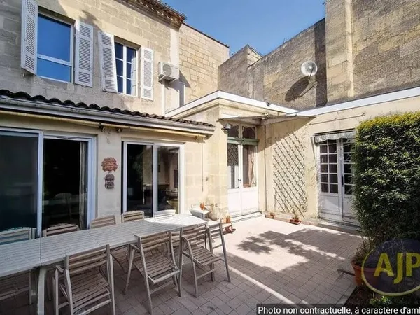 Maison 8 pièces 238 m²