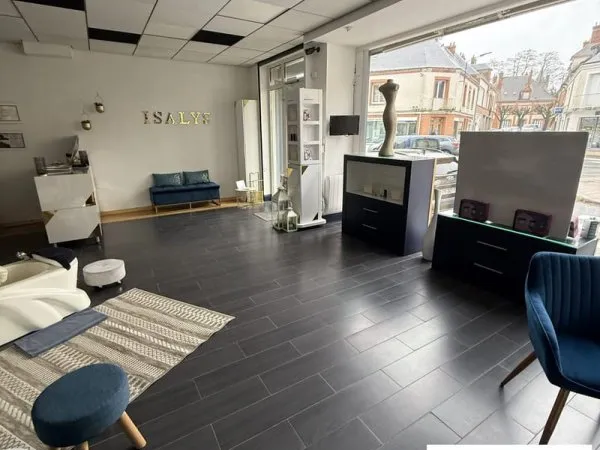 Local commercial 185 m²