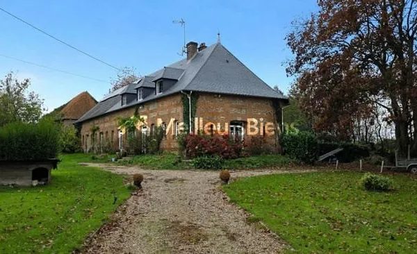 Maison de caractère à rénover - 7 ch - Terrain 4700 m² - Motteville