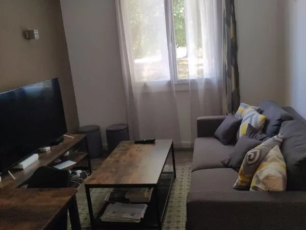 Chambre meublée en colocation - Évreux (à 100 m de l'IUT)
