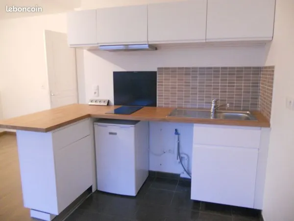 Studio 28 m2 avec terrasse et parking imm standing bld de la paix
