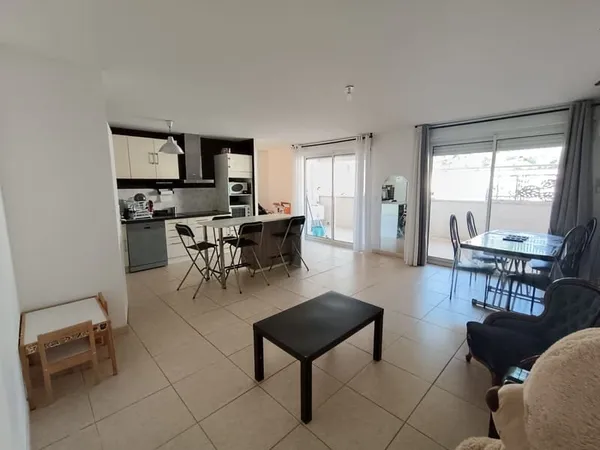 appartement de type 3 avec terrasse et place de stationnemen