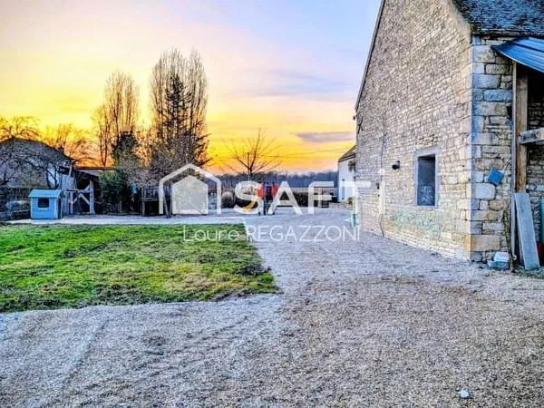Famille ou projet pro : maison en pierre, 5 chambres, terrain piscinable, dépendances