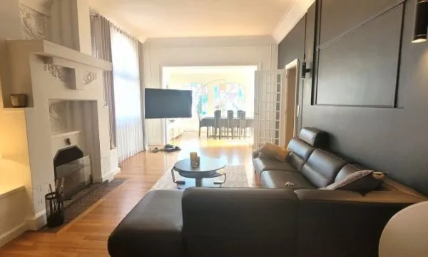 Maison 7 pièces 205 m²
