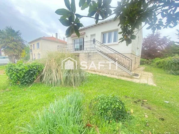 Maison typique des années 70 à Marennes, jardin arboré et gros potentiel à 5 min des plages !