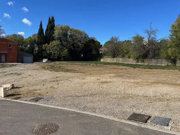 Terrain 400 m²