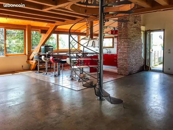 Unique F4 en duplex style loft de 151m² avec jardin
