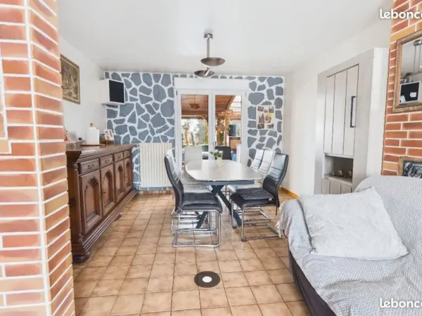 Maison familiale avec jardin au calme. Agences s'abstenir