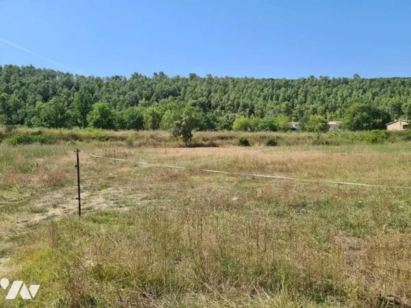 Terrain constructible 874 m²
