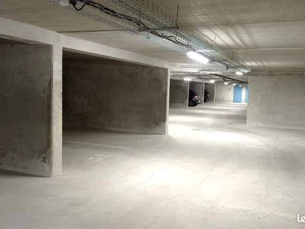 Place de parking dans résidence récente et sécurisée quartier Clémenceau - Lepic, à Montpellier