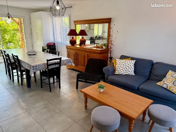 Chambre meublée en colocation - Beynost - 15 min Lyon Part-Dieu