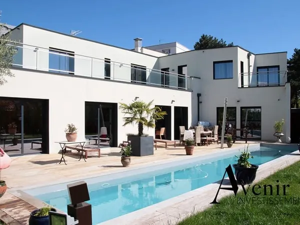 VAISE - Maison exceptionnelle de 280 m2 - 5 chambres - PISCINE - JARDIN