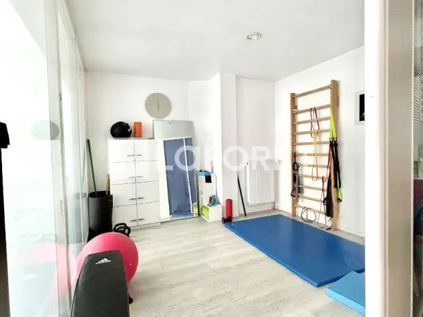 Local commercial 4 pièces 87 m²