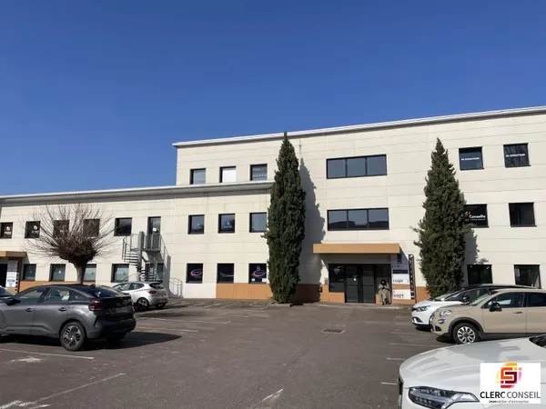 Local professionnel 284 m²