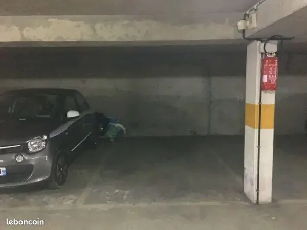 Place de parking mairie de noisy le sec