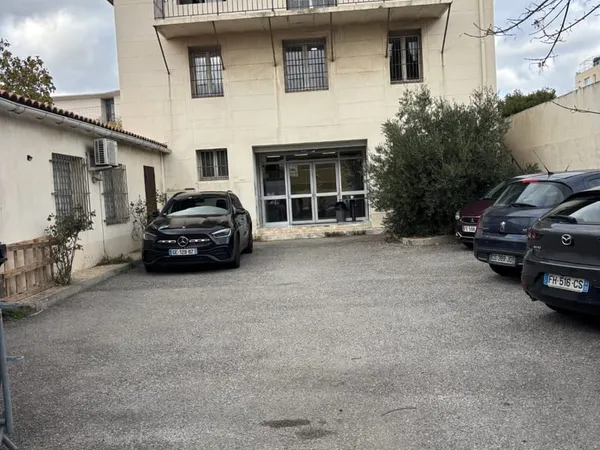 Immeuble mixte bureaux + stockage Axe autoroutier