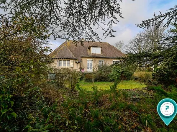 EN EXCLUSIVITÉ MAISON A MAY SUR ORNE 10 PIÈCE(S) 204 M² HABITABLE ET TERRAIN DE 2256 M²