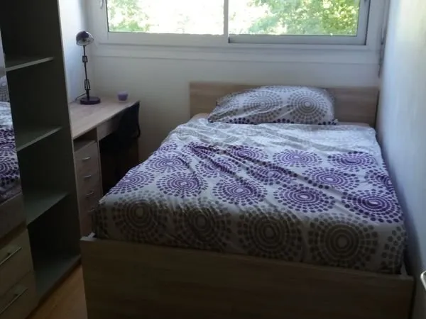 Titre : Chambre en colocation avec douche individuelle