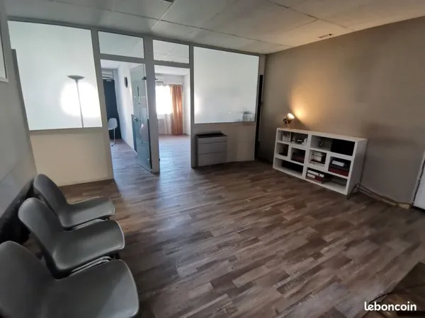 Local professionnel 65 m2