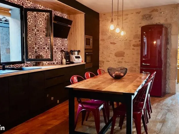 Ravissante maison de caractere restaurée avec soleilhos et patios, figeac (lot)
