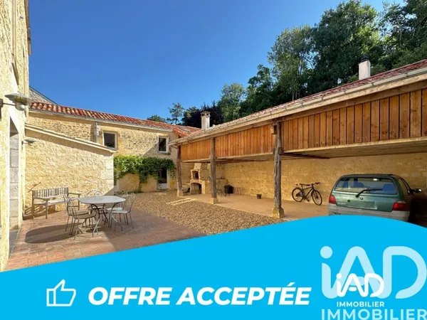 Maison 10 pièces 236 m²