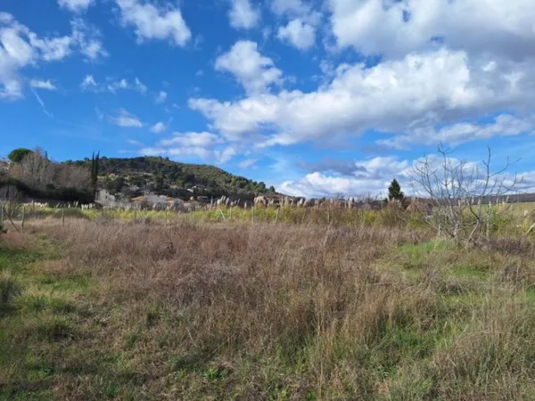 Terrain 605 m²
