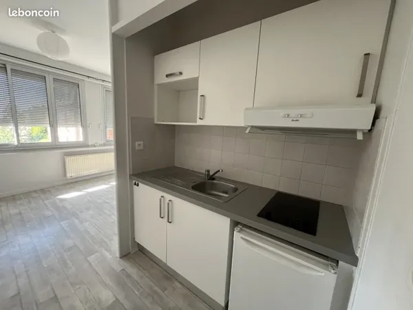 Studio 1 pièce 33 m²