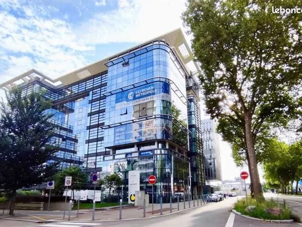 Bureaux 899 m²