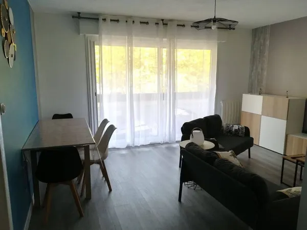 Appartement 5 pièces 13 m²