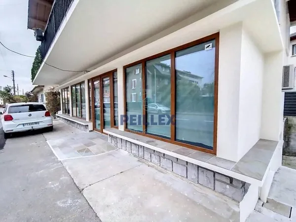 Local commercial 83 m²